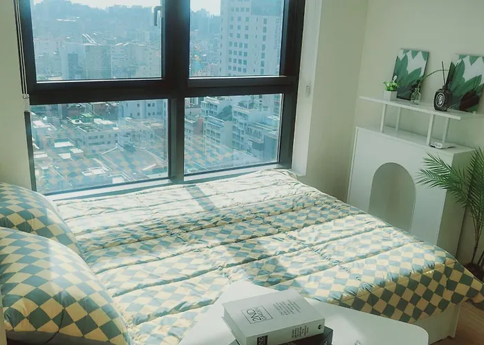 서울의 야경을 품은 Seoul
