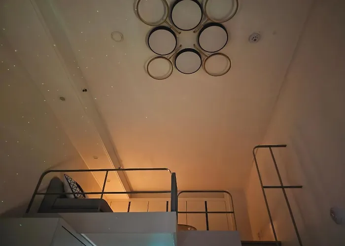 서울의 야경을 품은 Apartment Seoul